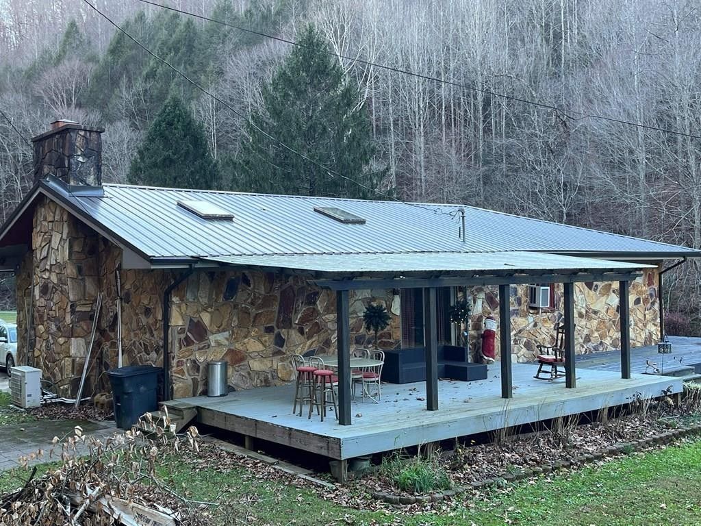 Whitesburg, Letcher County, KY House for sale Property ID 416388544