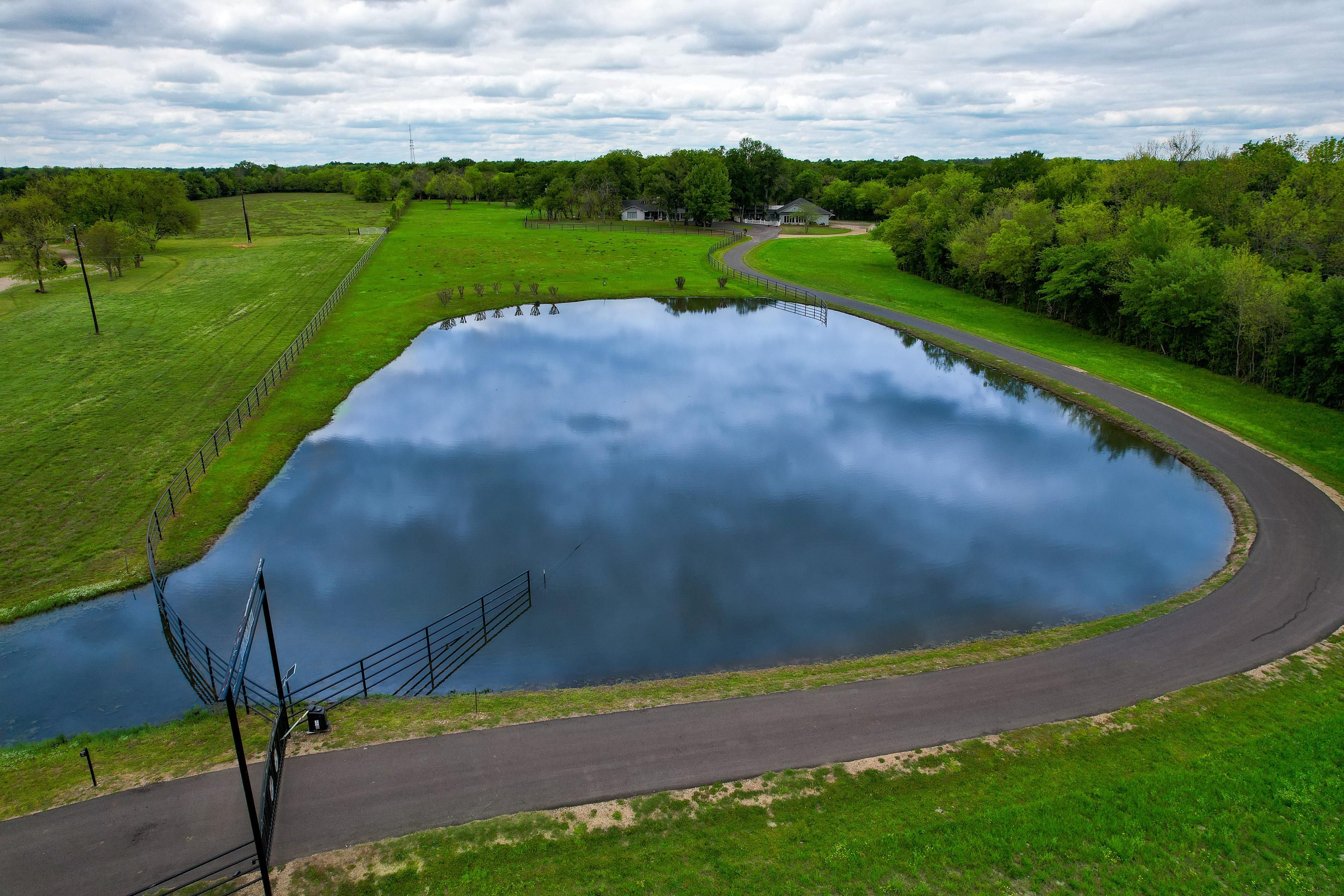 Paris, Lamar County, TX Recreational Property, House for sale Property