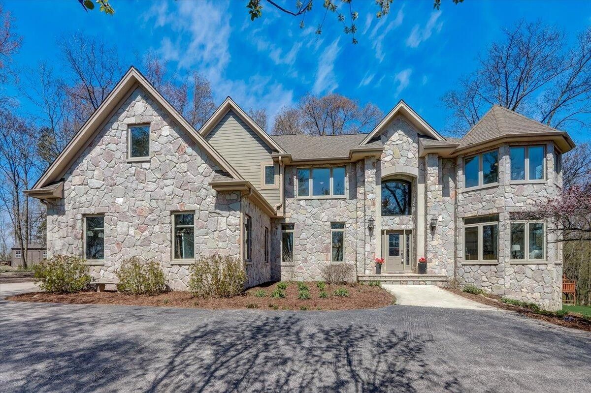 Oconomowoc, Waukesha County, WI House for sale Property ID 416396267