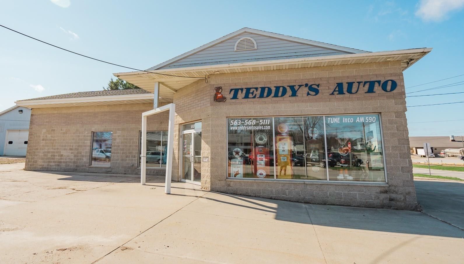 Waukon, Allamakee County, IA Commercial Property, House for sale