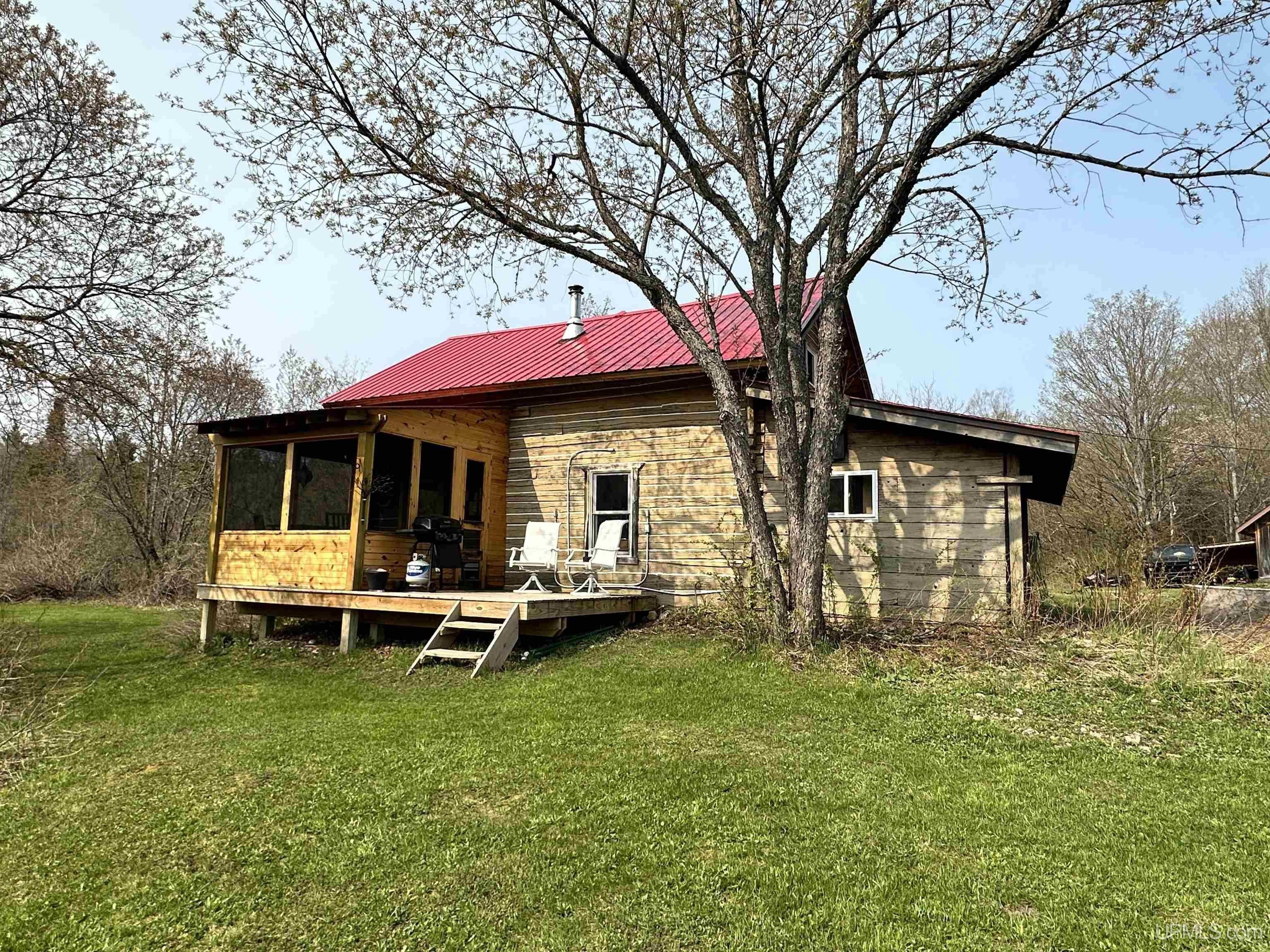 Deerton, Alger County, MI Lakefront Property, Waterfront Property, House for sale Property ID