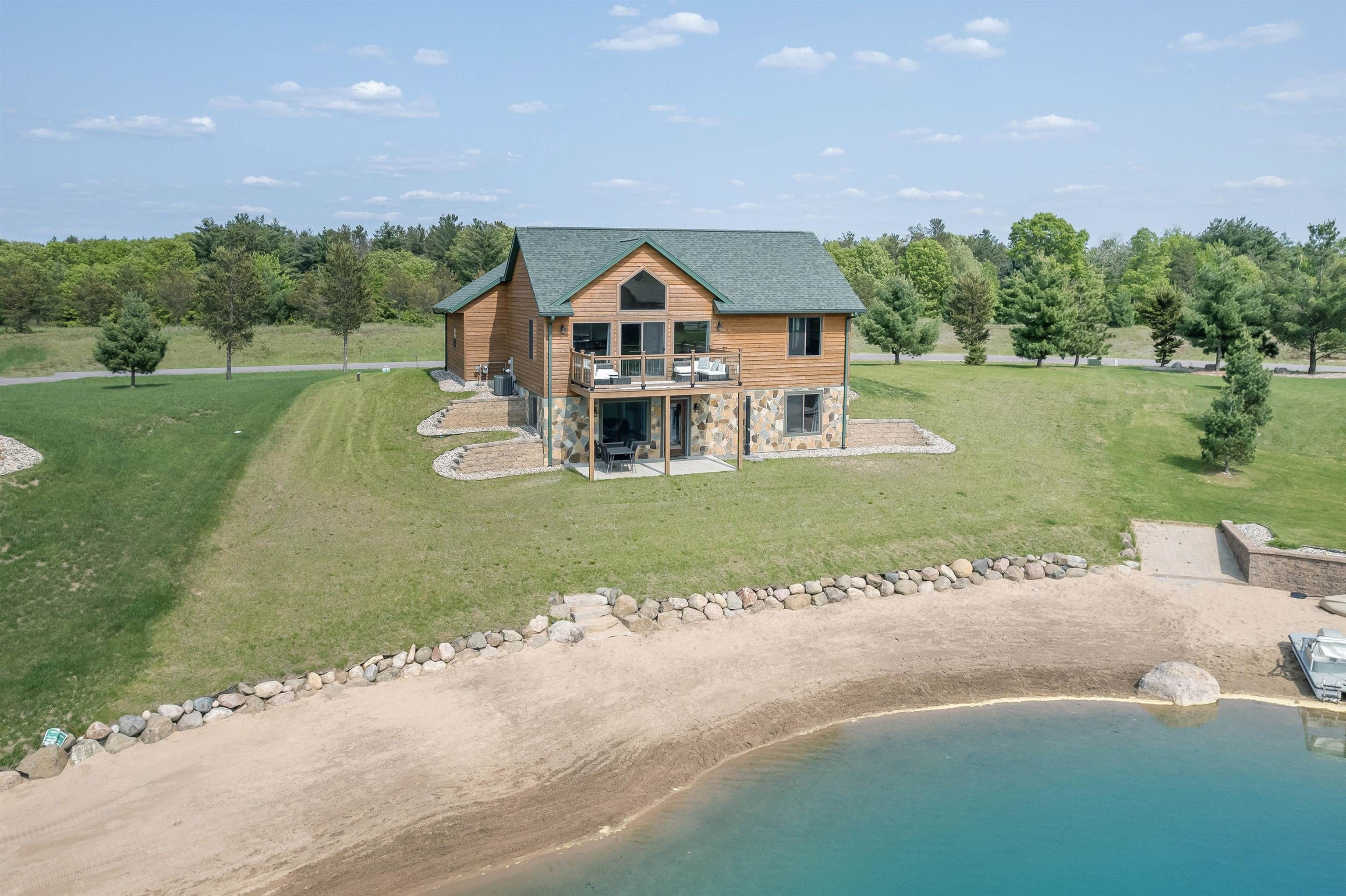 New Lisbon, Juneau County, WI Lakefront Property, Waterfront Property, House for sale Property