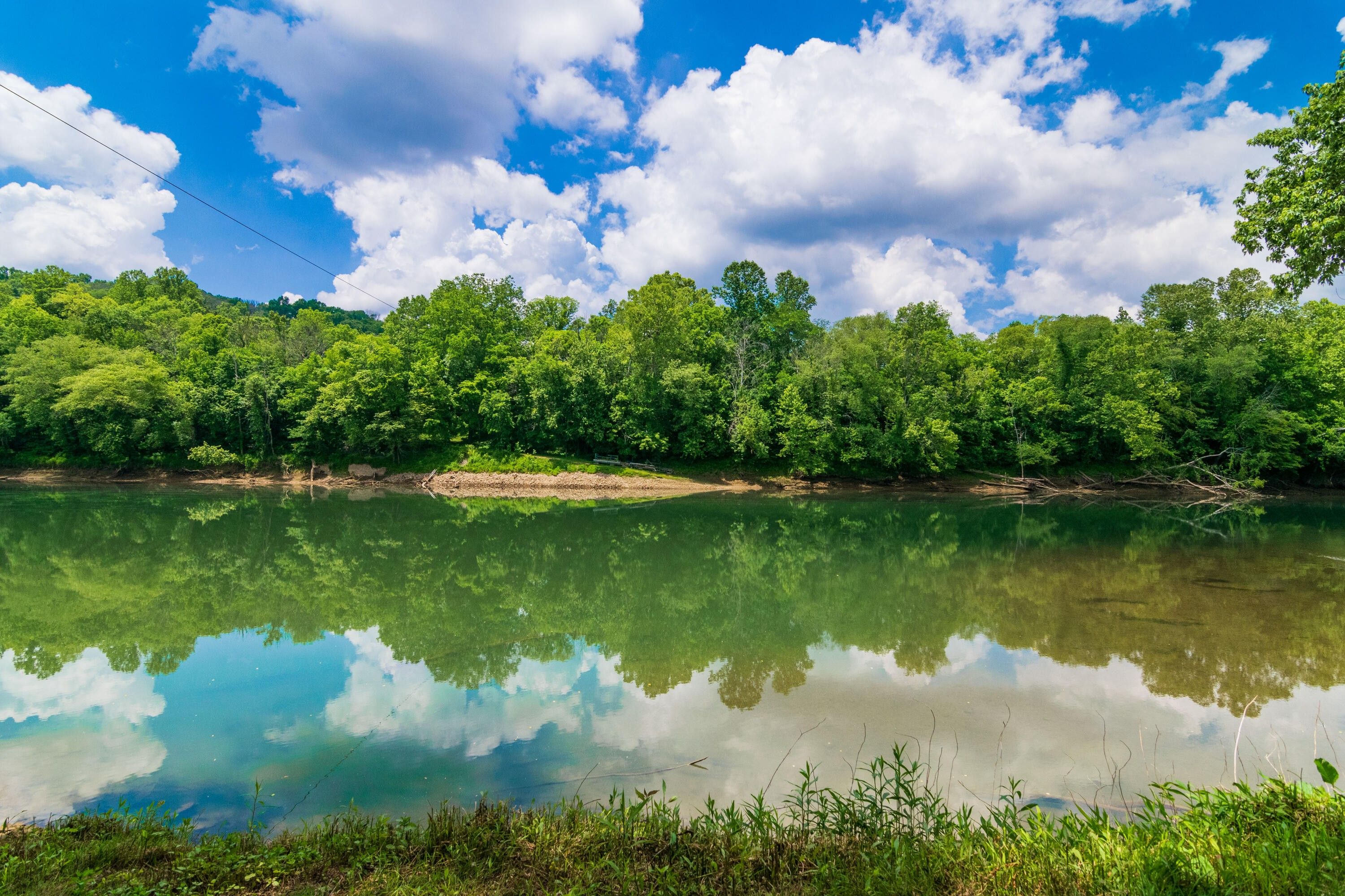 Jamestown, Russell County, KY Lakefront Property, Waterfront Property