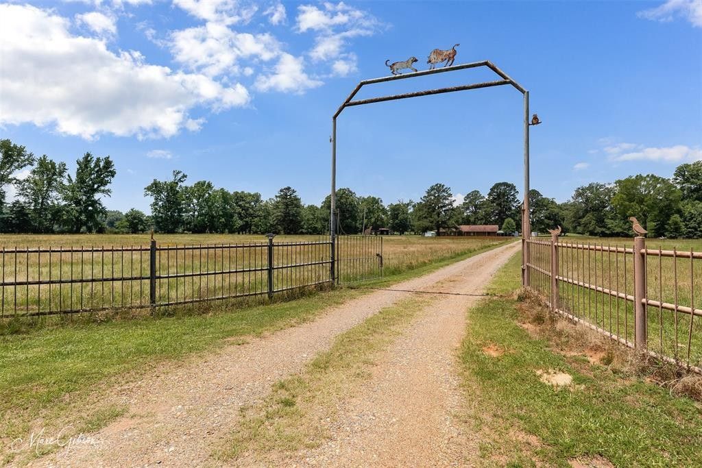 Benton, Bossier Parish, LA House for sale Property ID 416651315