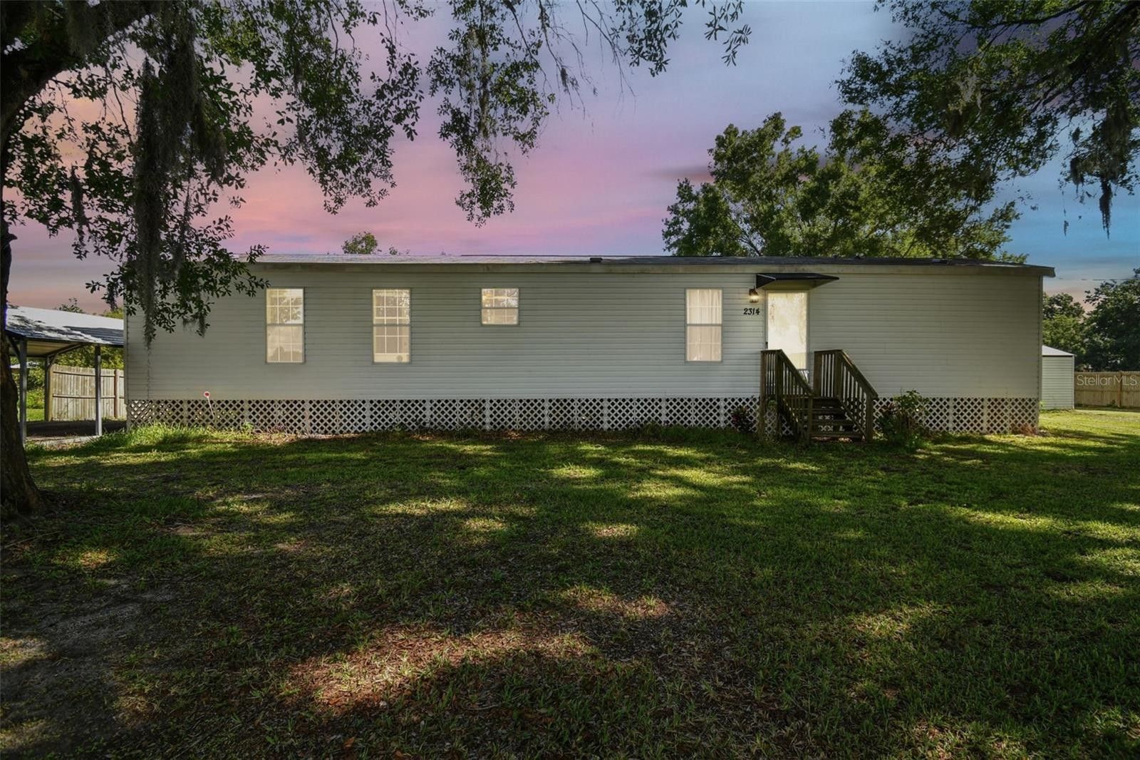 Plant City, Hillsborough County, FL Lakefront Property, Waterfront