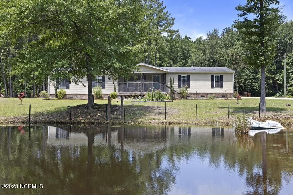 Maple Hill, Onslow County, NC Lakefront Property, Waterfront Property