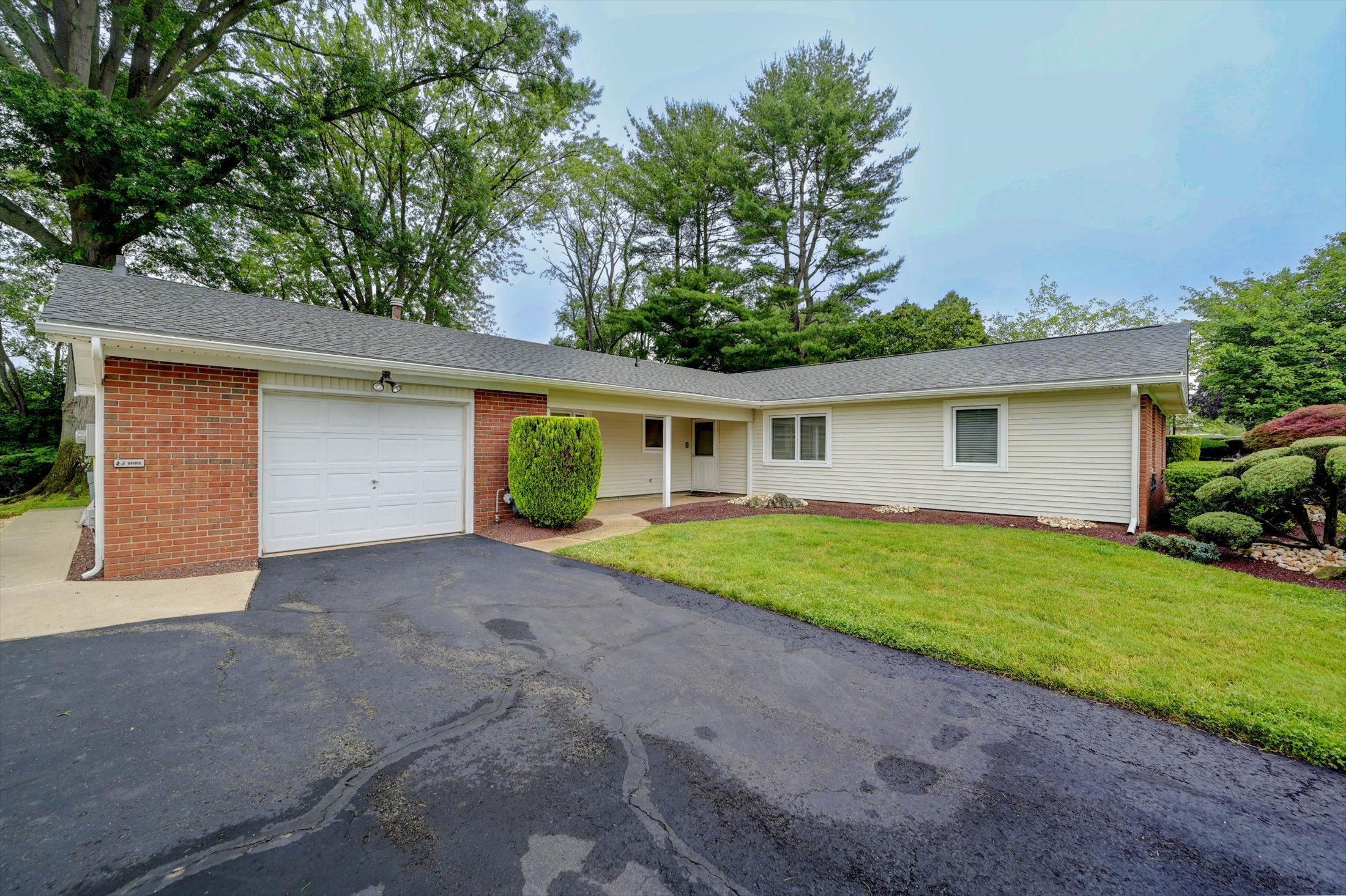 Manalapan, Monmouth County, NJ House for sale Property ID 416745097