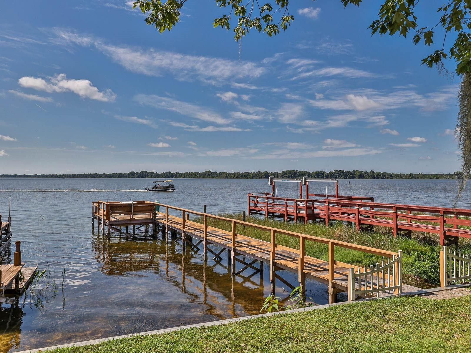Tavares, Lake County, FL Lakefront Property, Waterfront Property, House