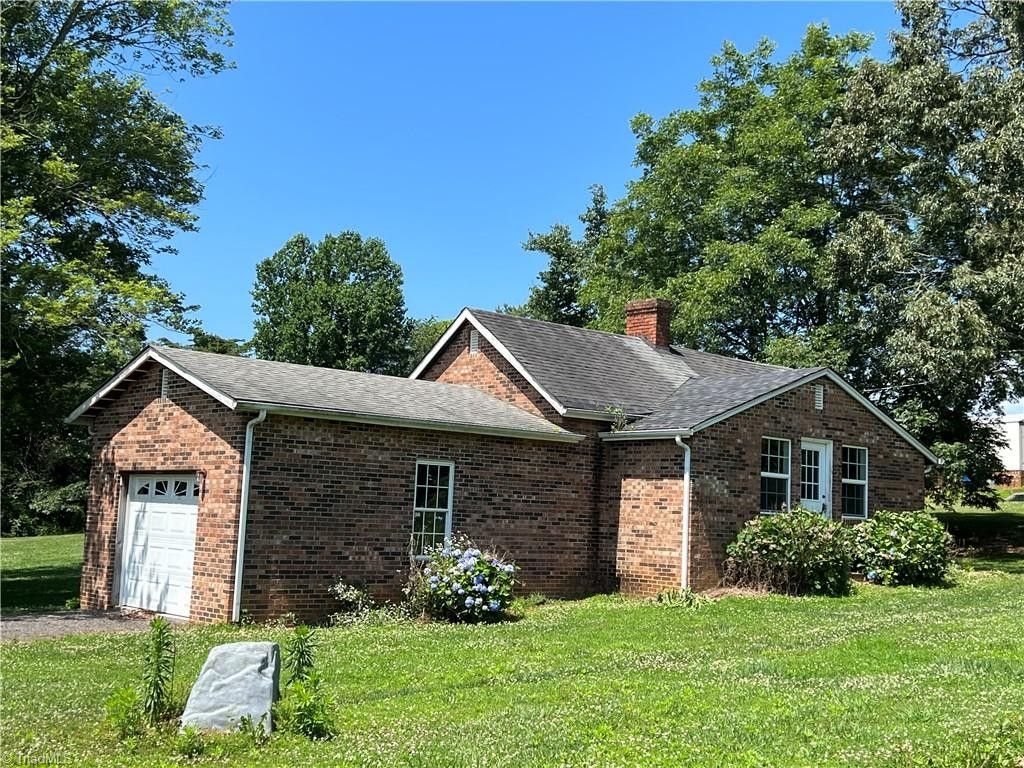 Mount Airy, Surry County, NC House for sale Property ID 416764602