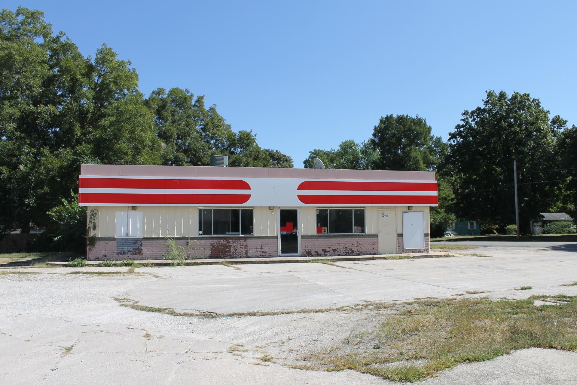 Greenfield, Dade County, MO Commercial Property, House for sale