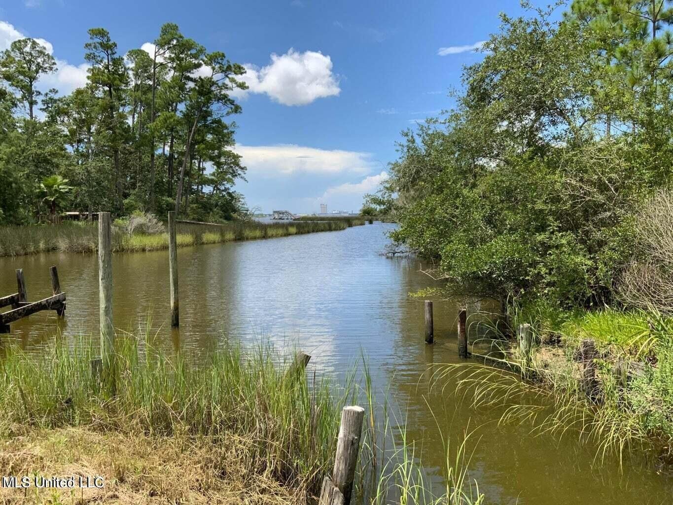Ocean Springs, Jackson County, MS Farms and Ranches, Lakefront Property