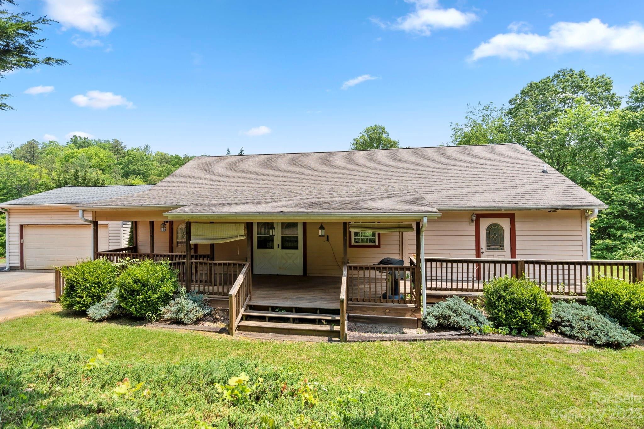 Burnsville, Yancey County, NC House for sale Property ID 416927620