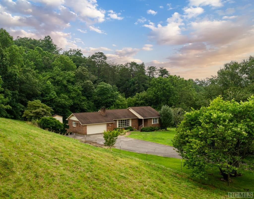 Franklin, Macon County, NC House for sale Property ID 416911178