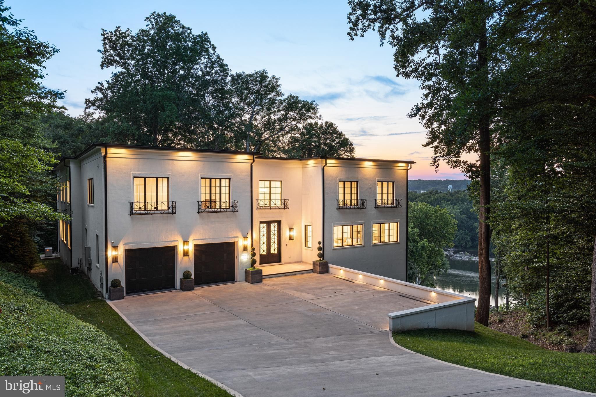 Mclean, Fairfax County, VA Lakefront Property, Waterfront Property, House for sale Property ID