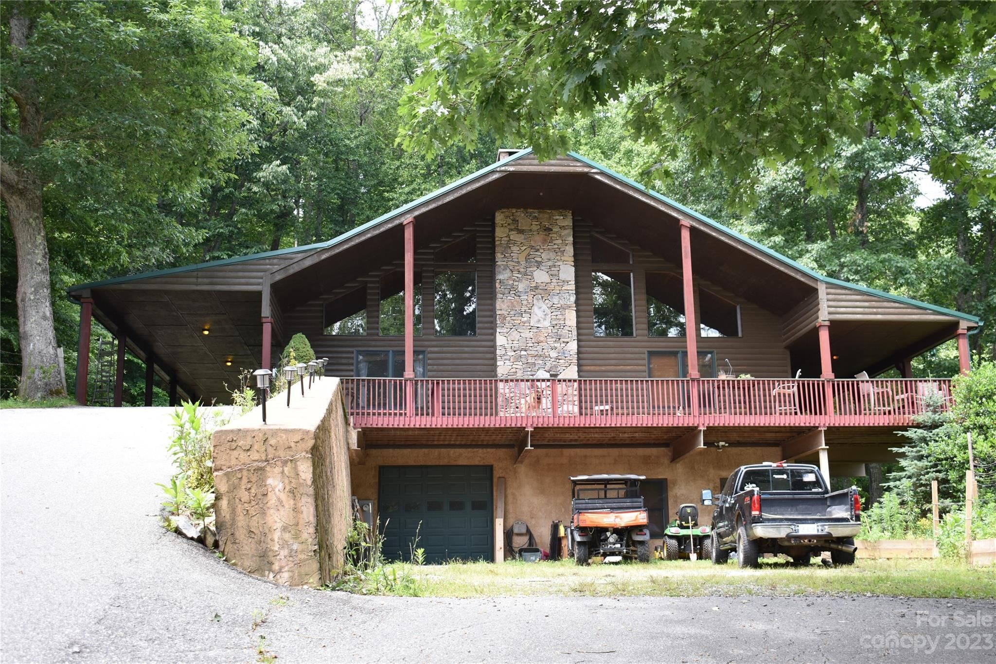 Burnsville, Yancey County, NC House for sale Property ID 415229778