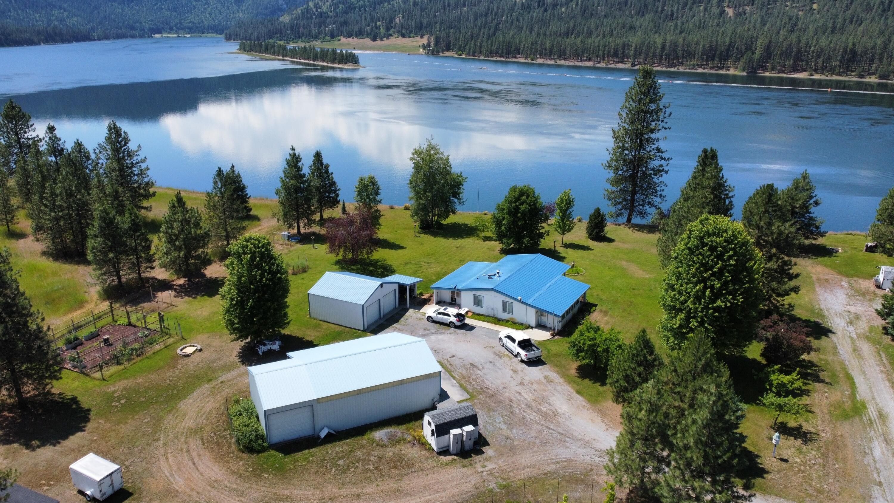 Northport, Stevens County, WA Lakefront Property, Waterfront Property, House for sale Property