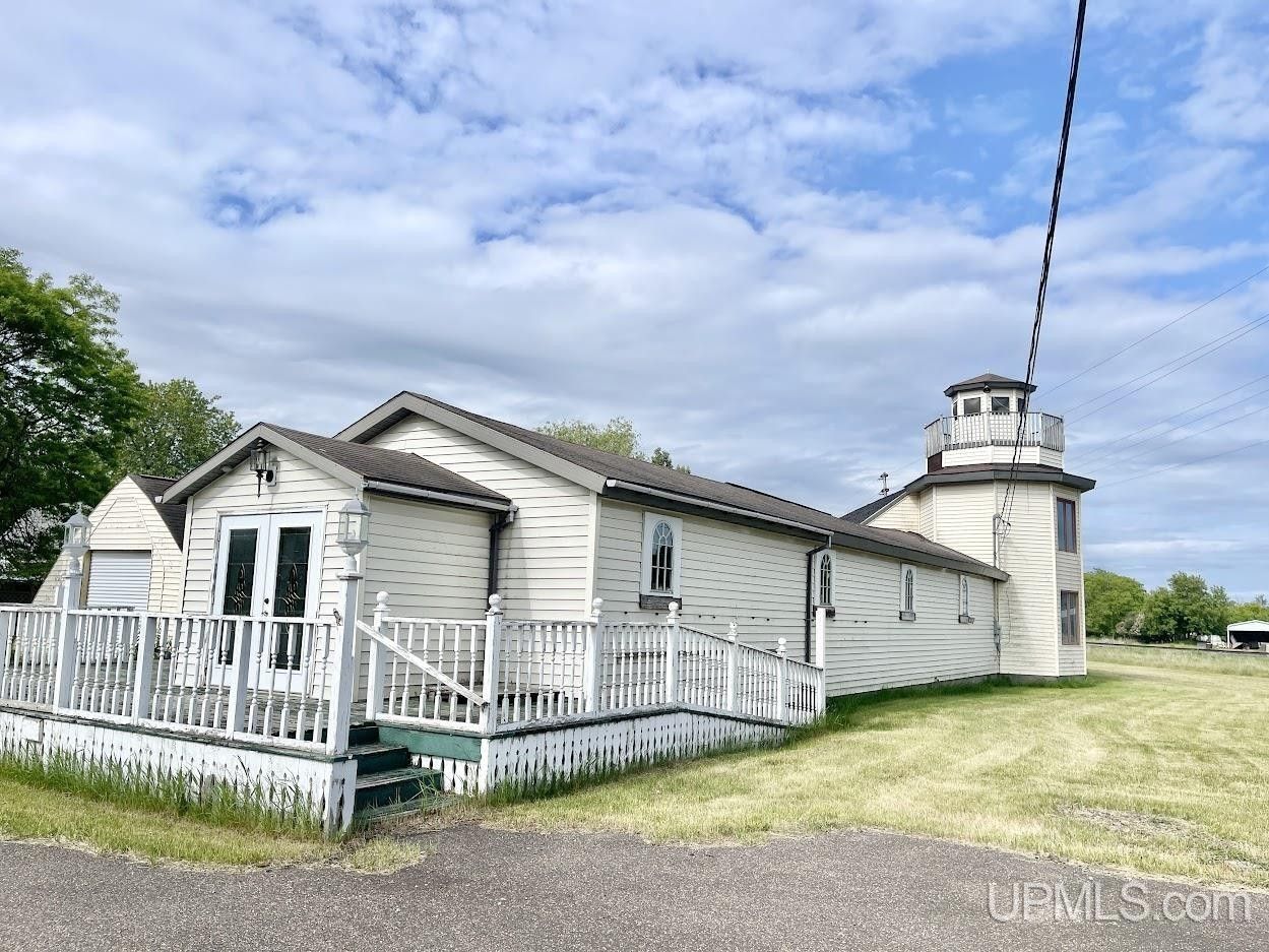 Rapid River, Delta County, MI Commercial Property, House for sale