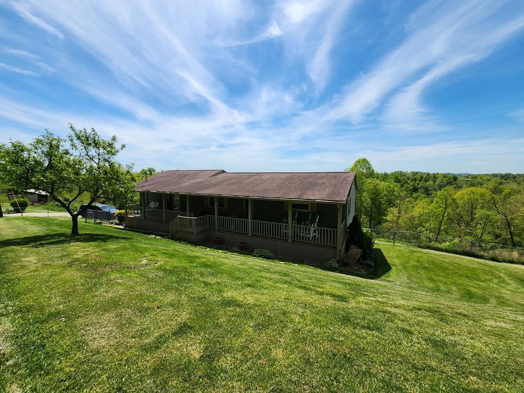 New Martinsville, Wetzel County, WV Farms and Ranches, House for sale