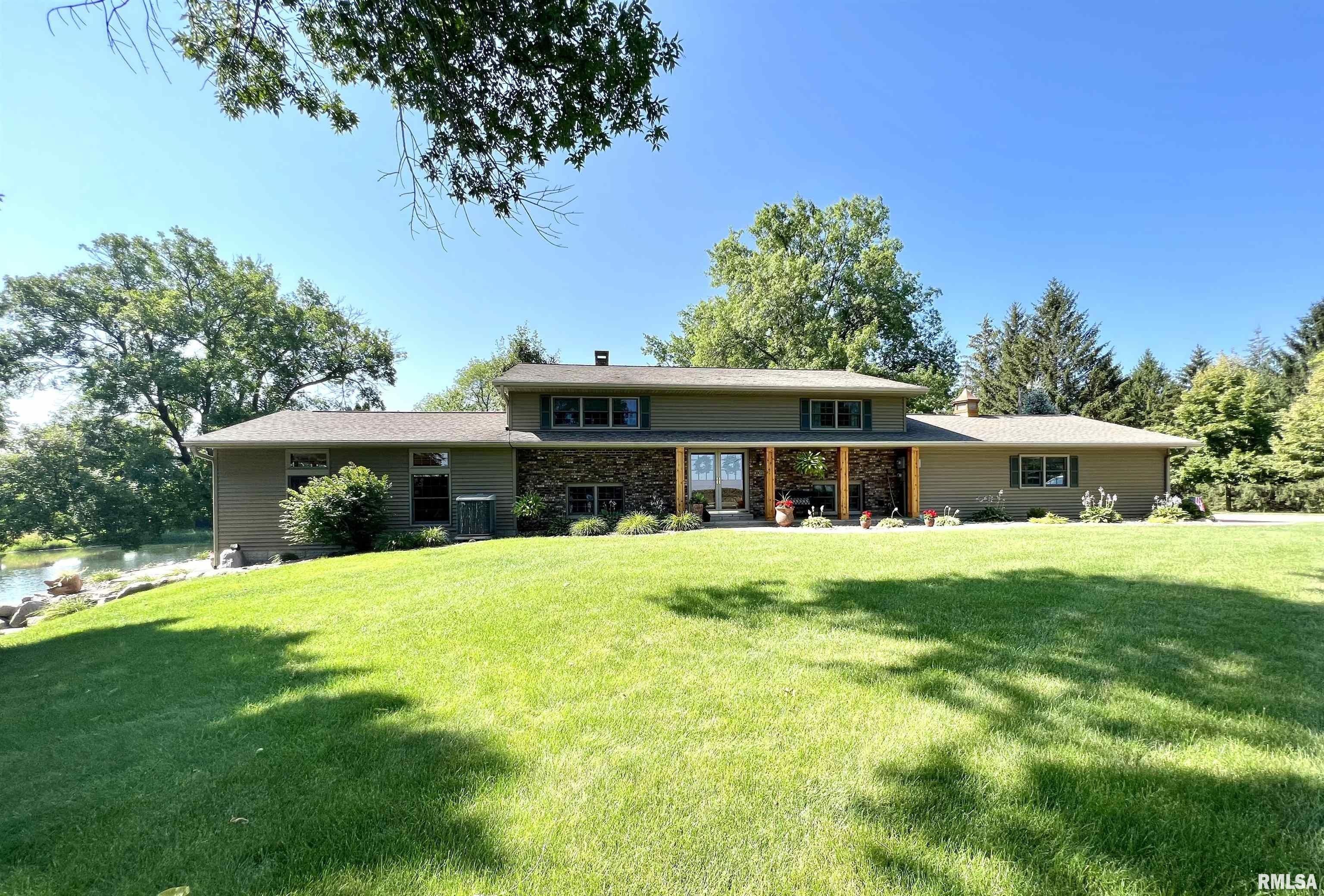 Blue Grass, Muscatine County, IA House for sale Property ID 417128740