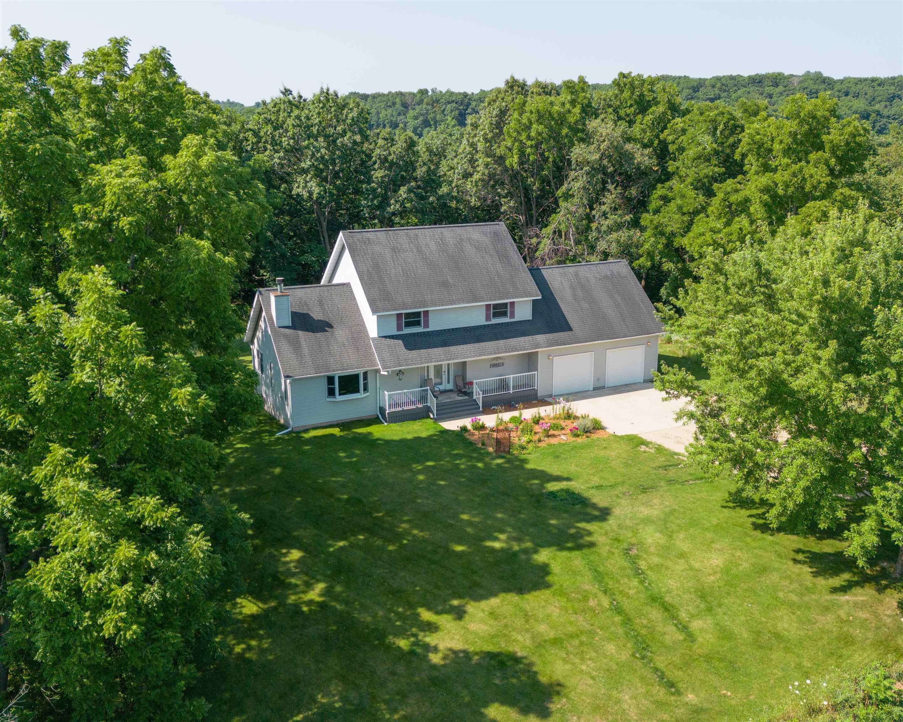 Warrens, Monroe County, WI House for sale Property ID 417054395