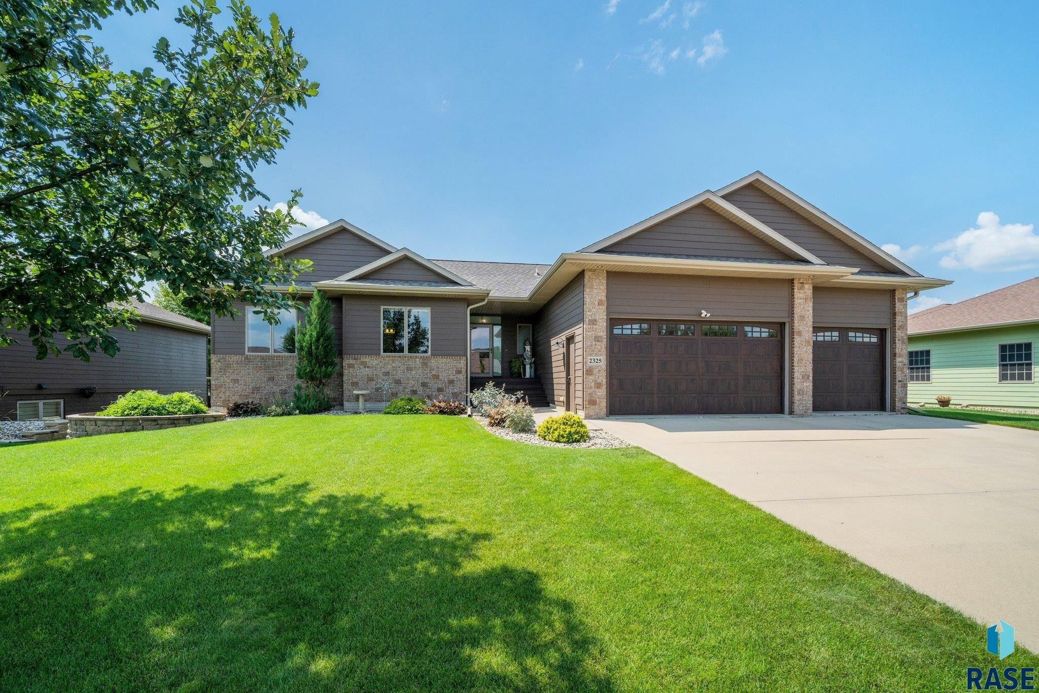 Tea, Lincoln County, SD Lakefront Property, Waterfront Property, House