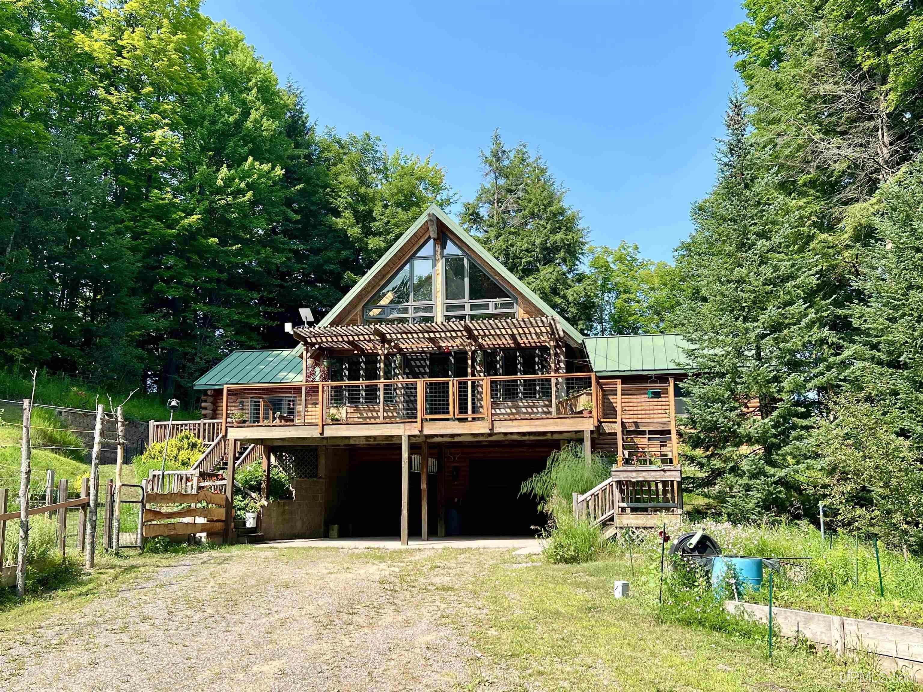 Marquette, Marquette County, MI Lakefront Property, Waterfront Property