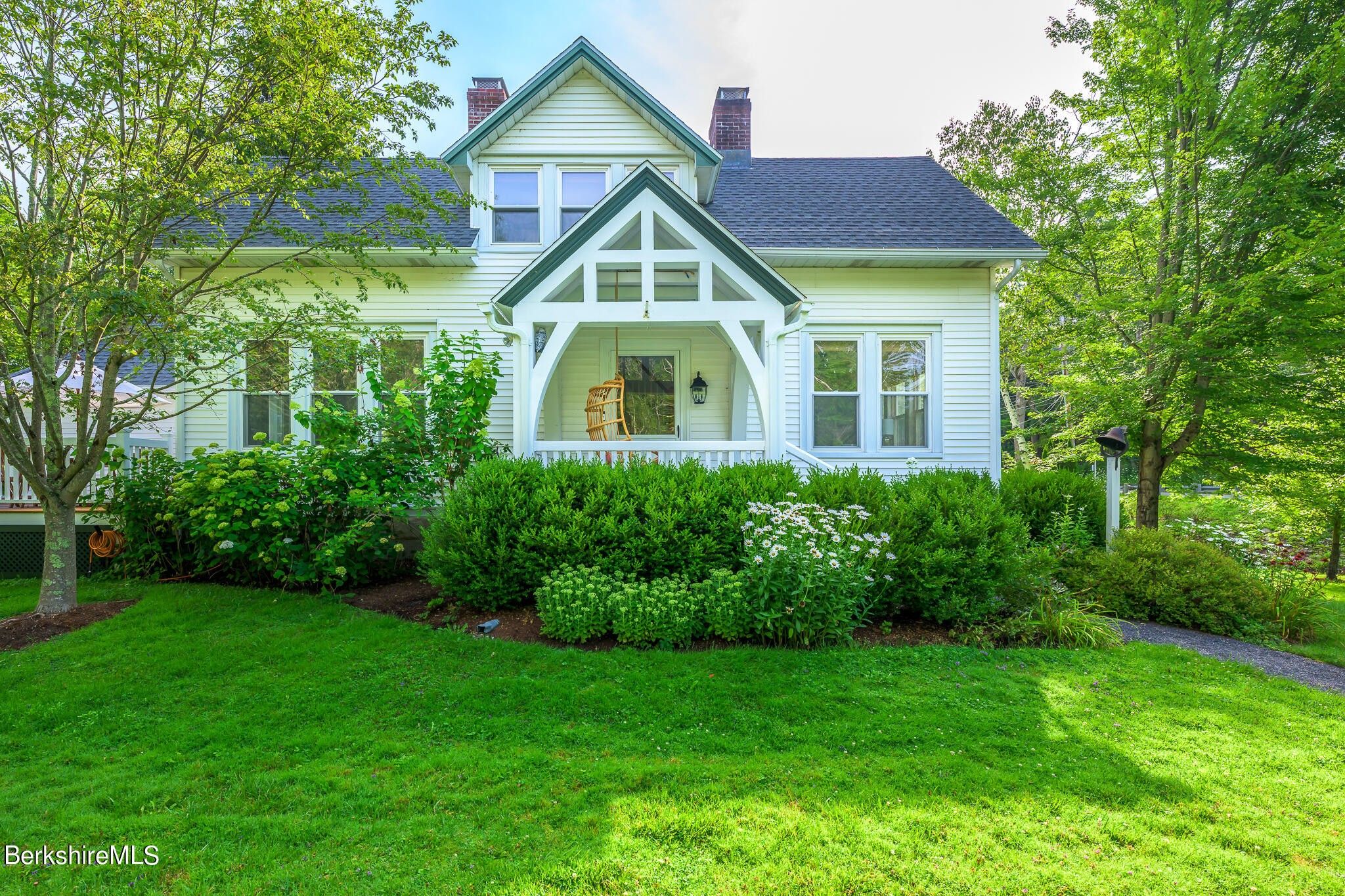 Lenox, Berkshire County, MA Lakefront Property, Waterfront Property