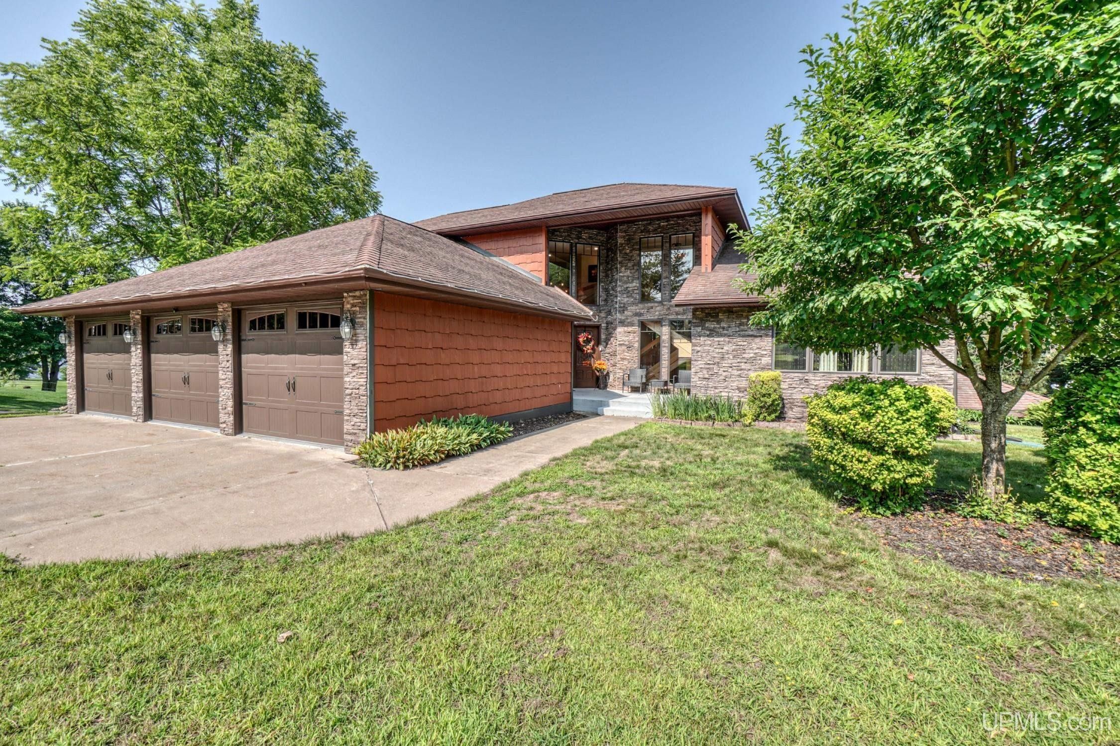 Iron Mountain, Dickinson County, MI Lakefront Property, Waterfront