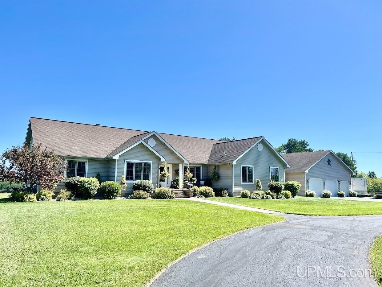 Bark River, Delta County, MI House for sale Property ID 417530588