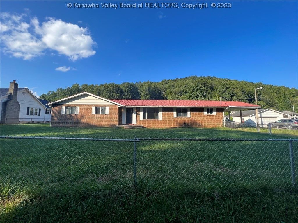 Bloomingrose, Boone County, WV House for sale Property ID 417652476