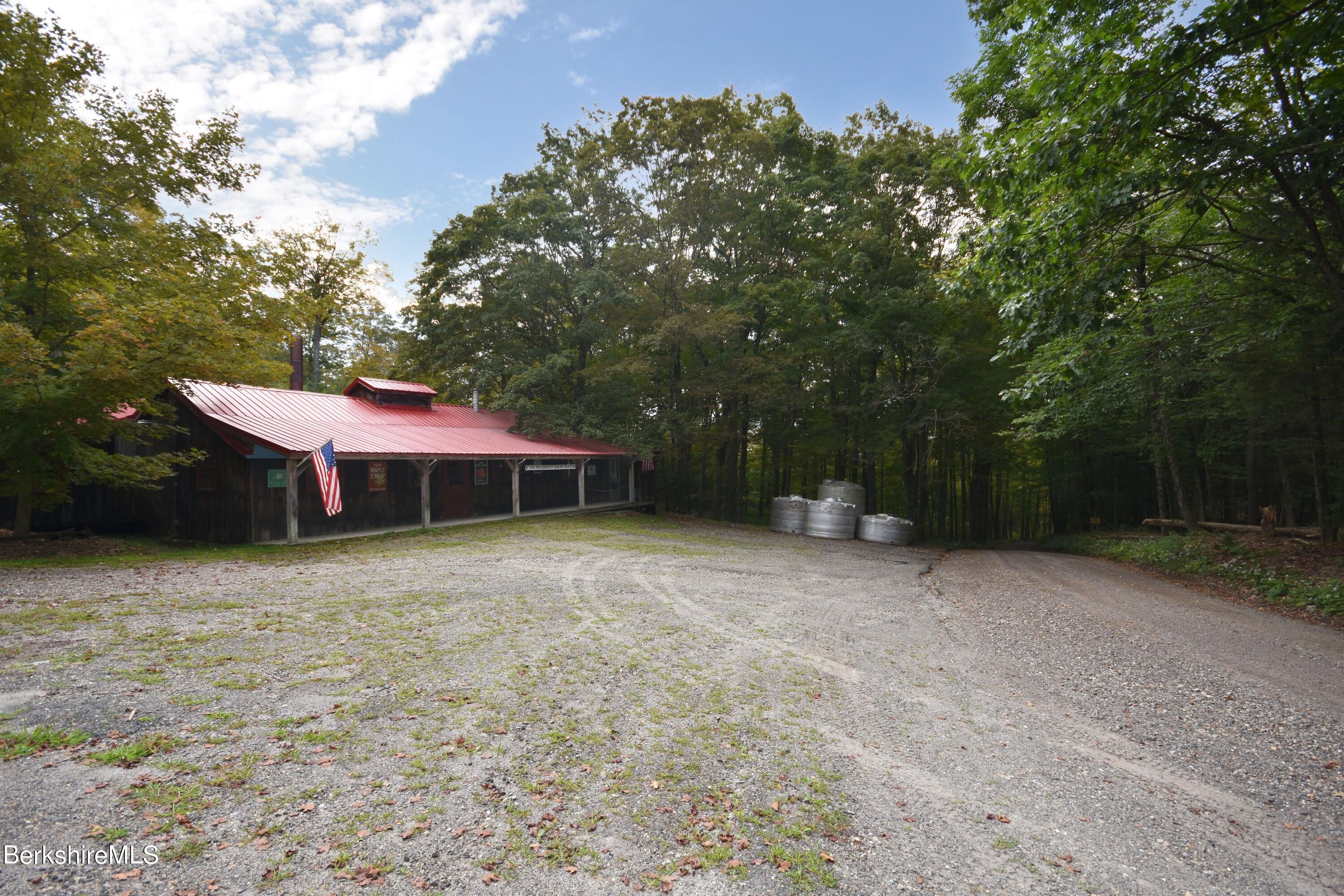 Worthington, Hampshire County, MA Lakefront Property, Waterfront