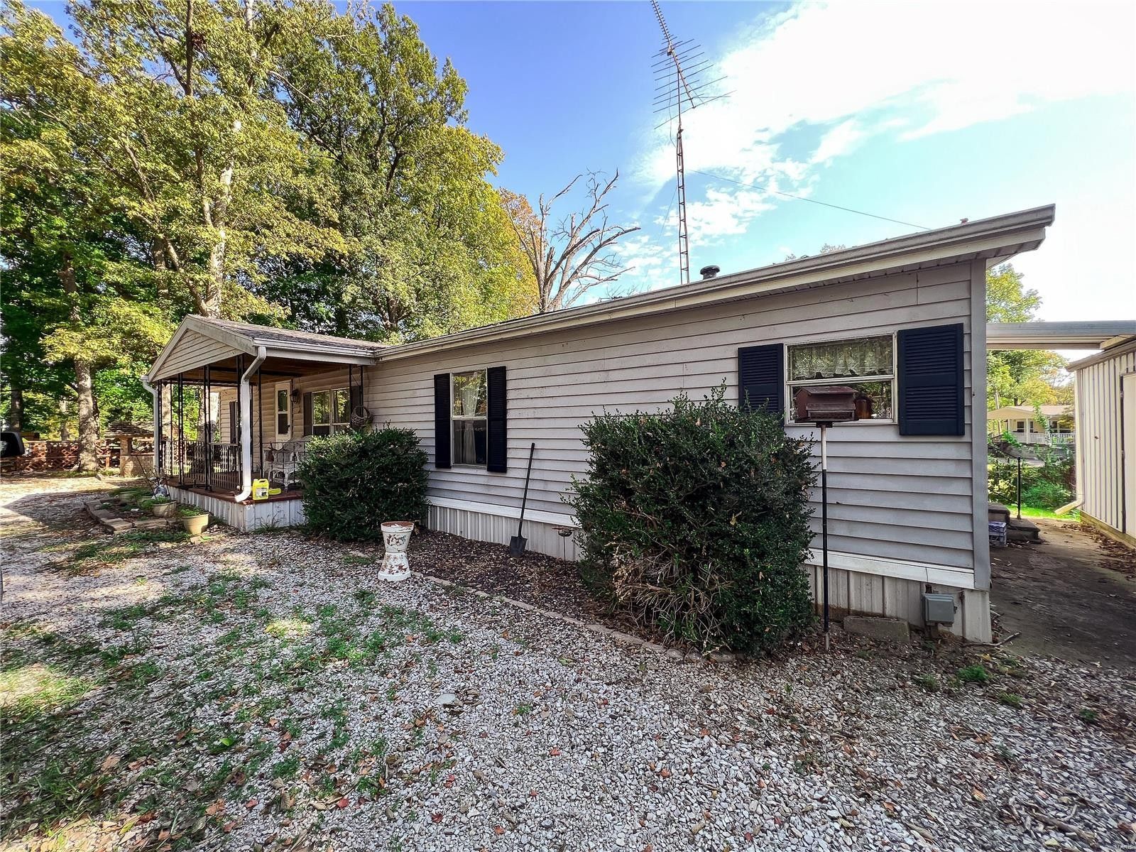 Alma, Marion County, IL Lakefront Property, Waterfront Property, House