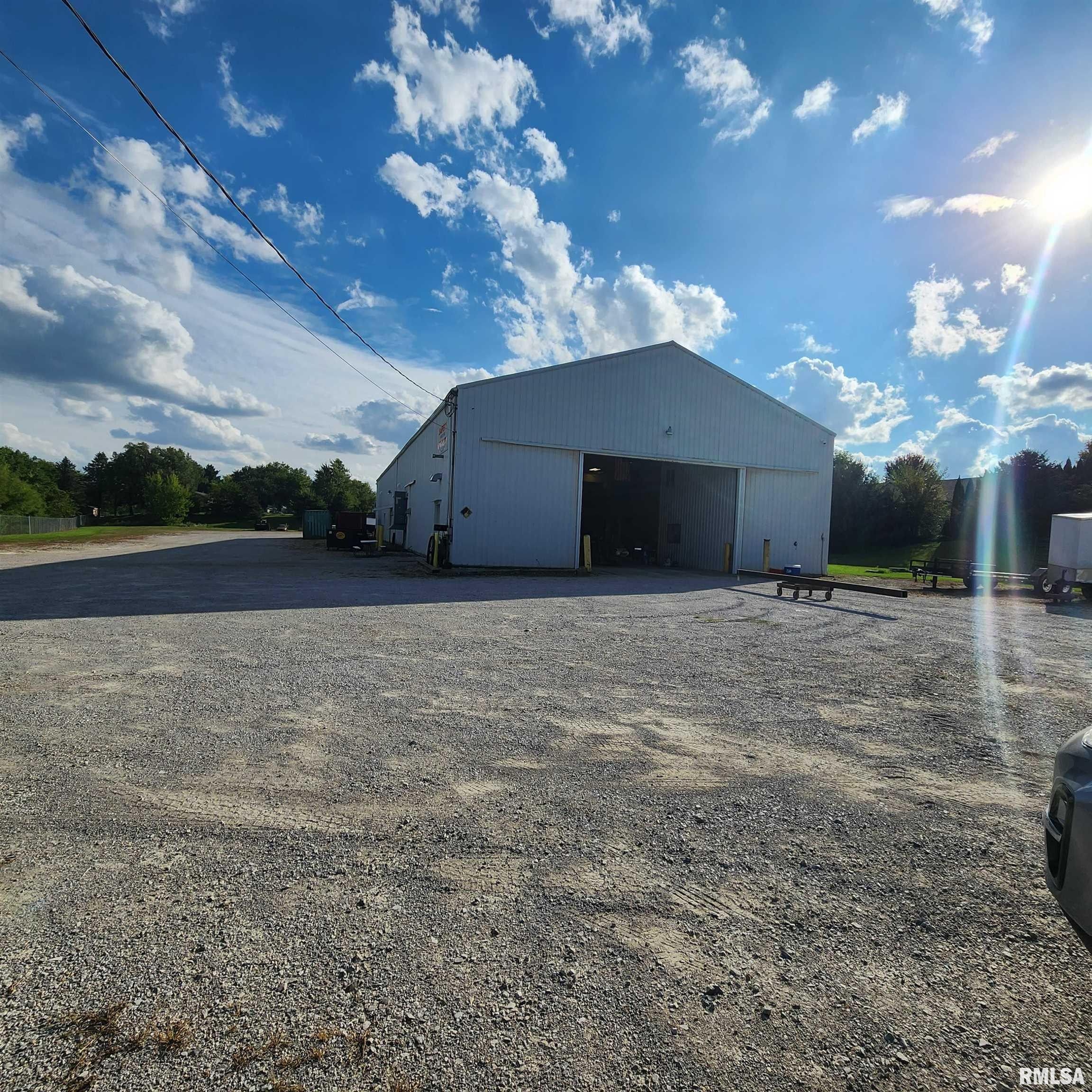 Blue Grass, Scott County, IA Commercial Property, House for sale