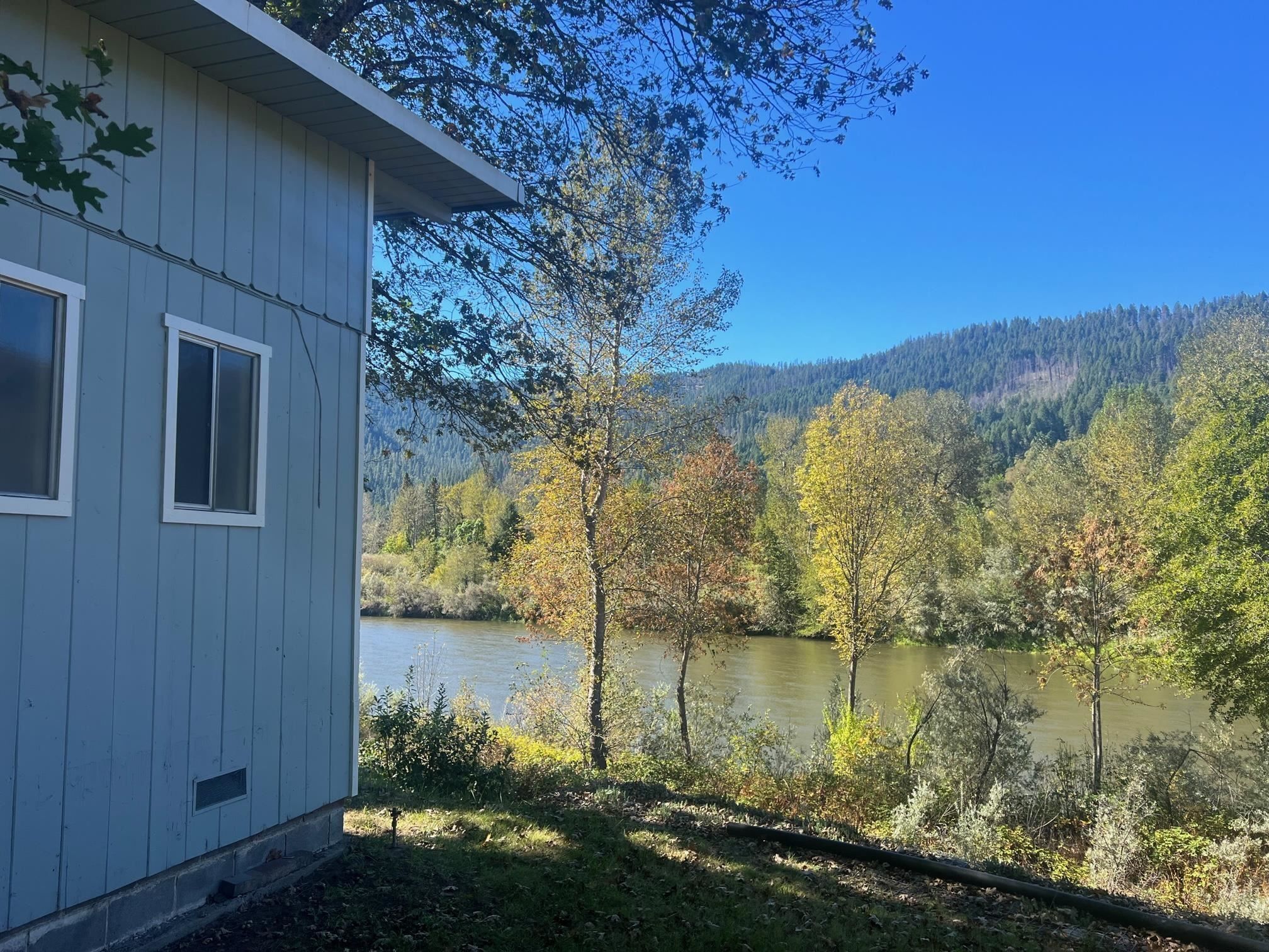 Happy Camp, Siskiyou County, CA Lakefront Property, Waterfront Property