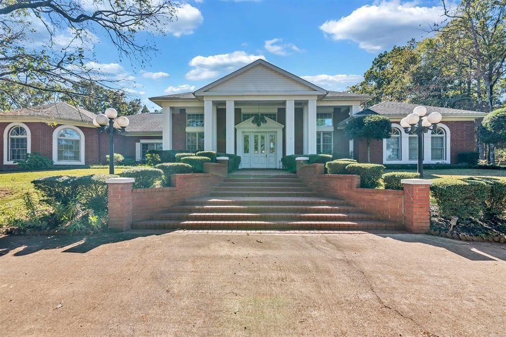 Mena, Polk County, AR Lakefront Property, Waterfront Property, House