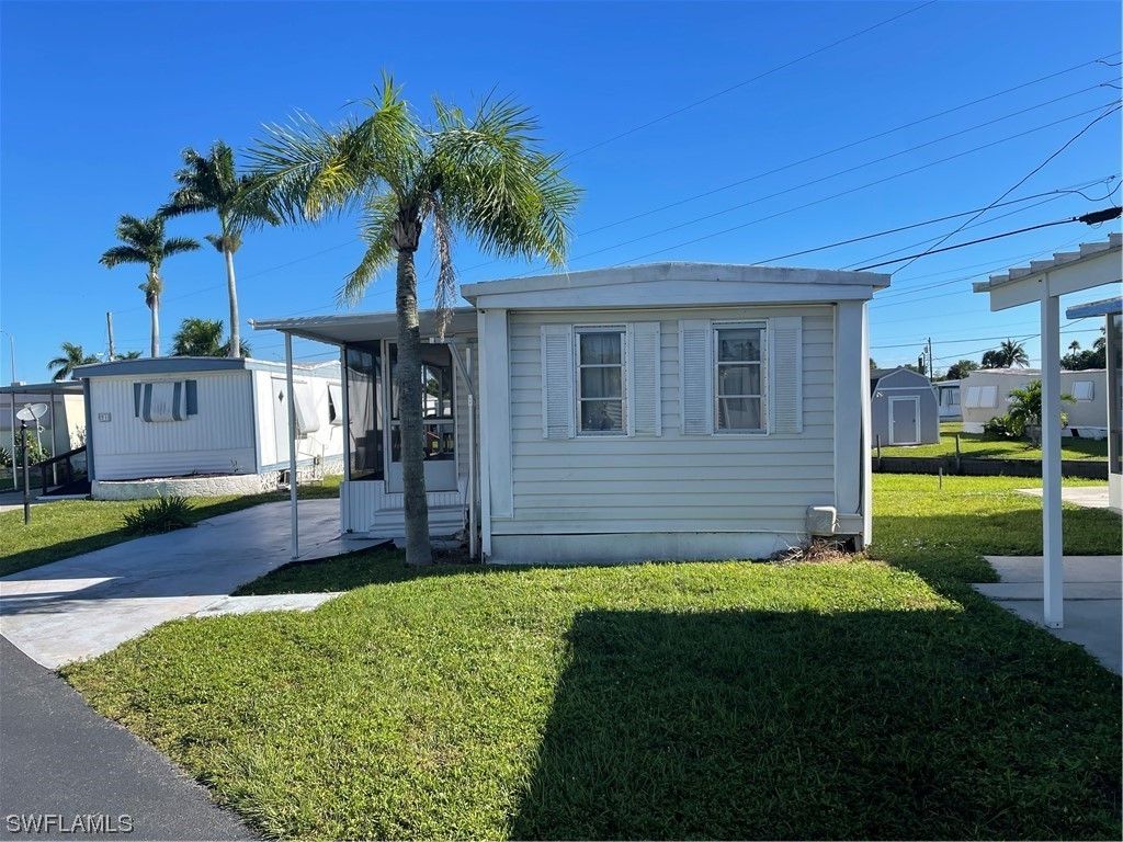 Fort Myers, Lee County, FL Lakefront Property, Waterfront Property