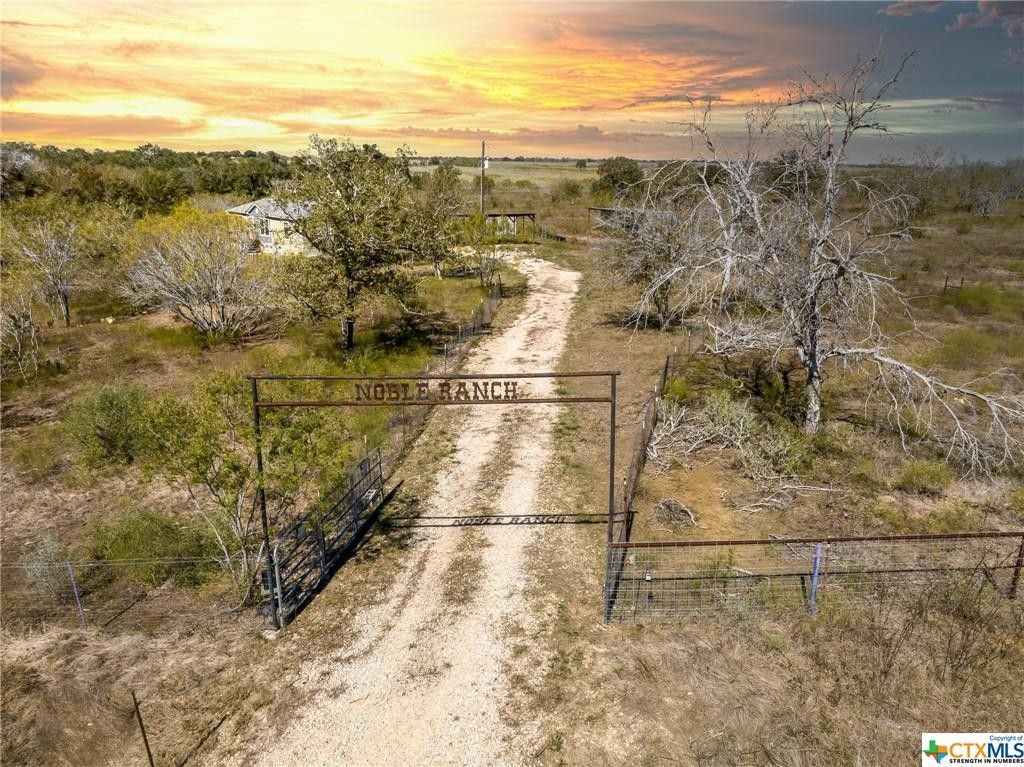 Nixon, Gonzales County, TX House for sale Property ID 418070864