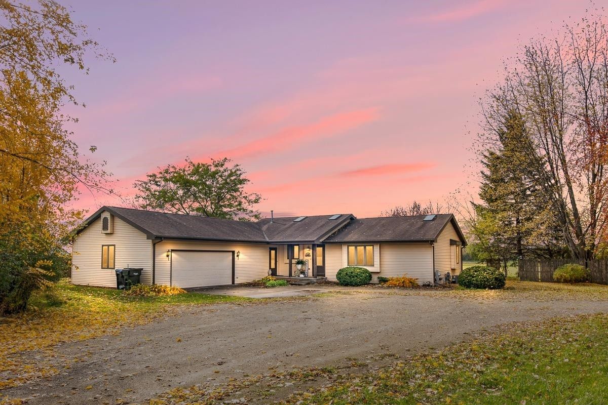 Pickett, Winnebago County, WI House for sale Property ID 418093420