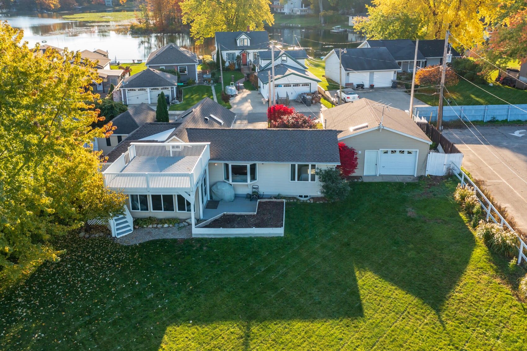 Paw Paw, Van Buren County, MI Lakefront Property, Waterfront Property, House for sale Property