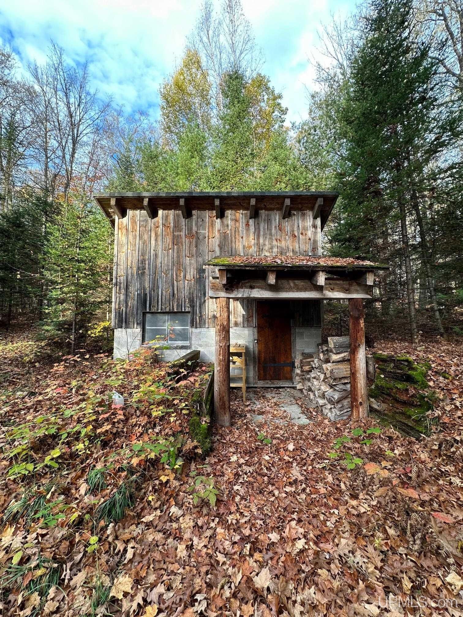 Iron River, Iron County, MI House for sale Property ID 418106972