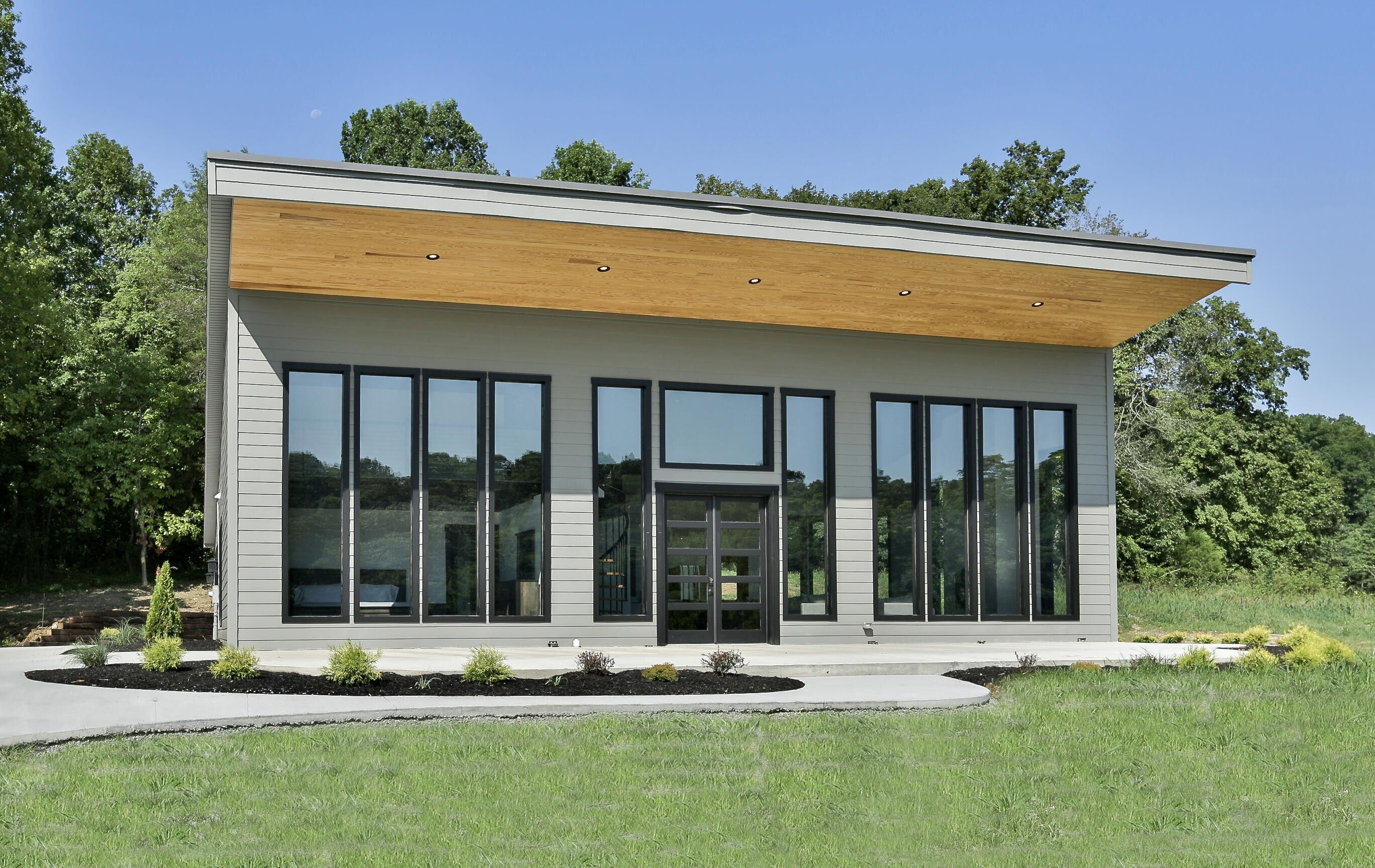 Pleasureville, Shelby County, KY Lakefront Property, Waterfront Property, House for sale