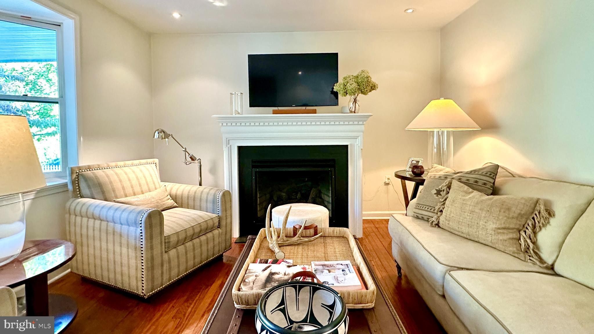 Upper Black Eddy, Bucks County, PA Lakefront Property, Waterfront