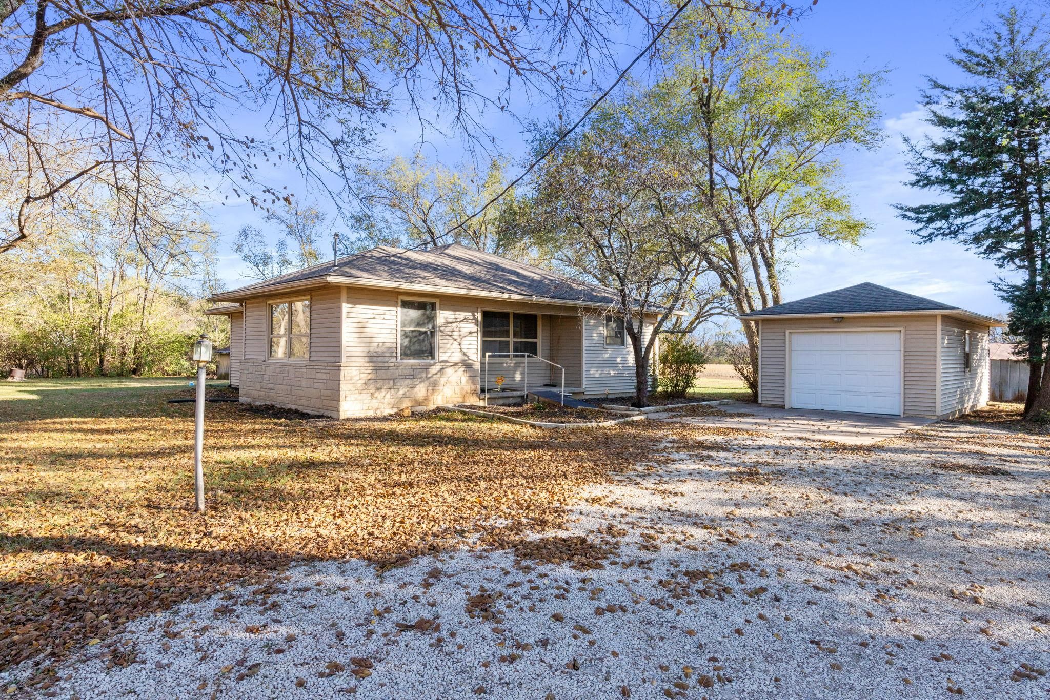 369 West 125th Street, Carbondale, KS 66414 MLS 231746 LandWatch