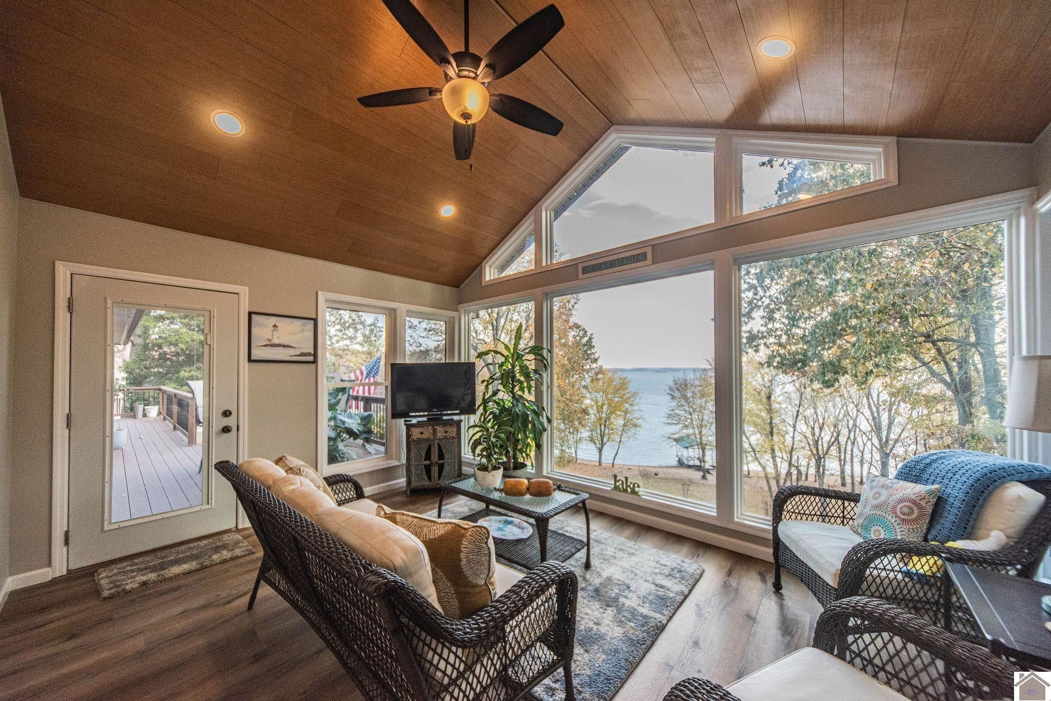 Kuttawa, Lyon County, KY Lakefront Property, Waterfront Property, House