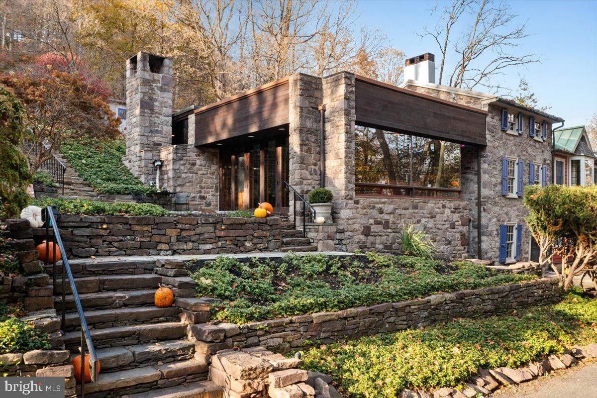 Lumberville, Bucks County, PA Lakefront Property, Waterfront Property