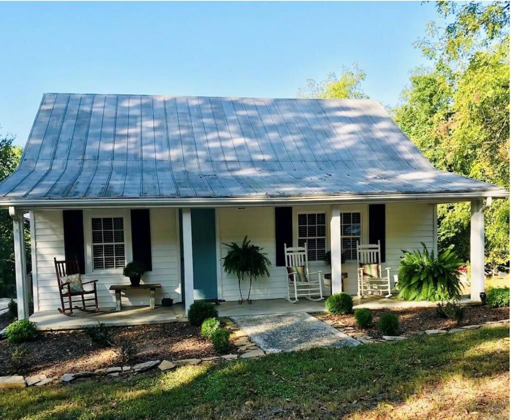 Hillsville, Carroll County, VA House for sale Property ID 418279568