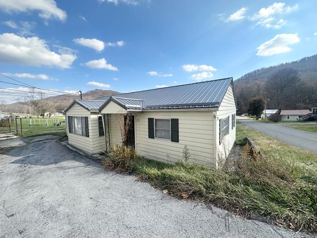 Bluefield, Tazewell County, VA House for sale Property ID 418322802