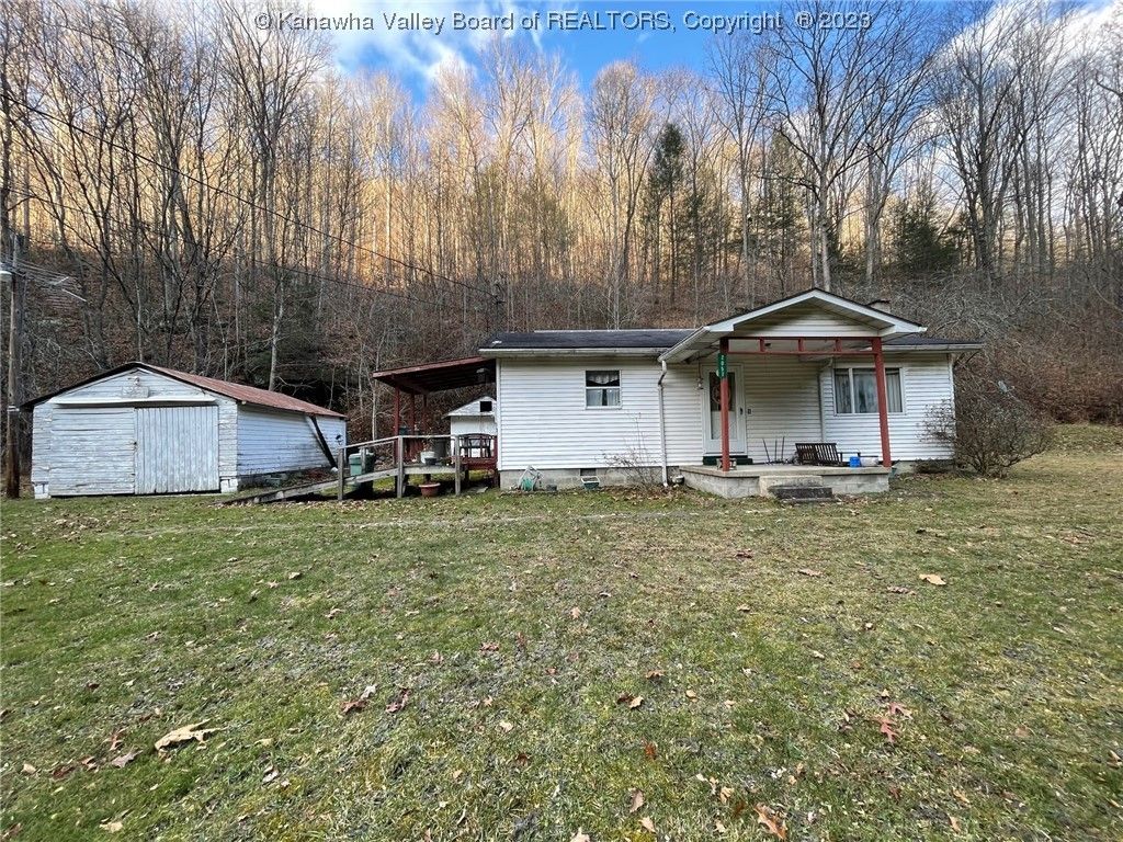 Indore, Clay County, WV Lakefront Property, Waterfront Property, House