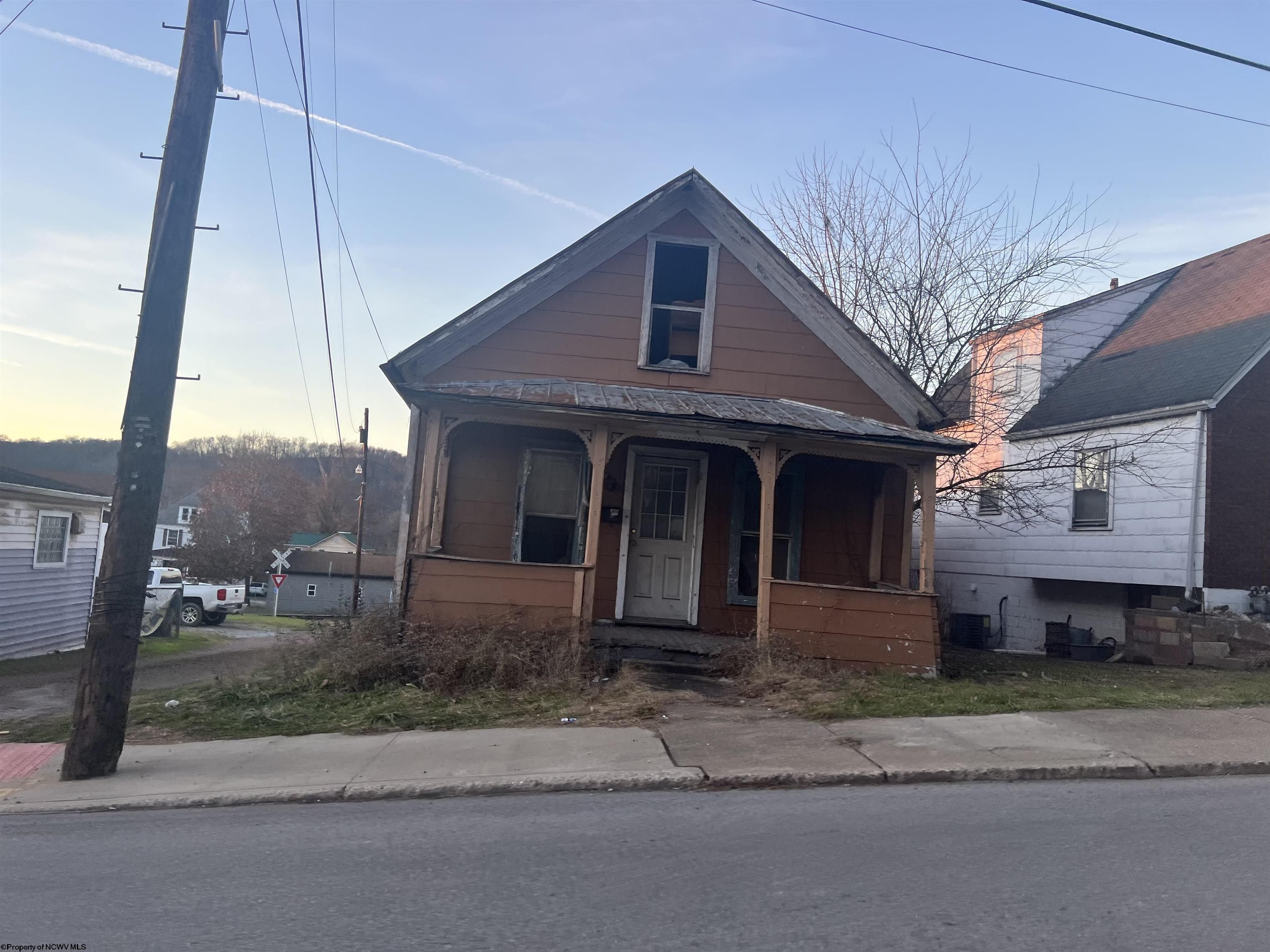Sistersville, Tyler County, WV House for sale Property ID 418471603