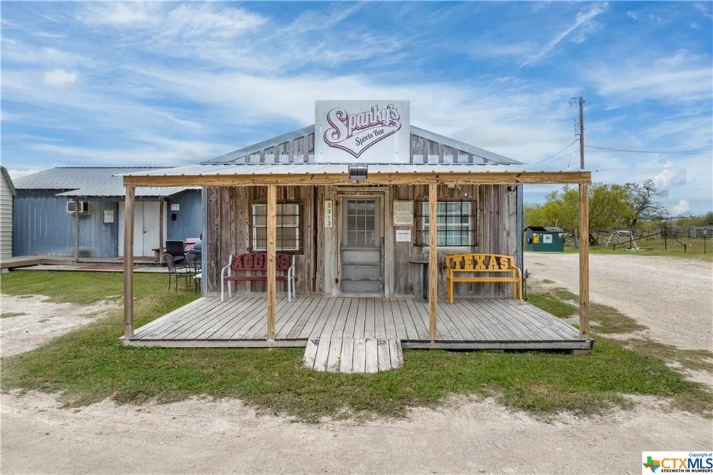 Gonzales, Gonzales County, TX Commercial Property, House for sale